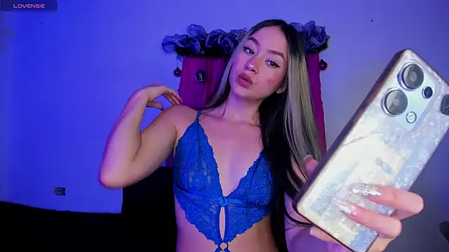 Snapshot of Shairaclark_ chatting on December 3, 2025, 1:02 am Shairaclark online show from December 3, 2025, 1:02 am