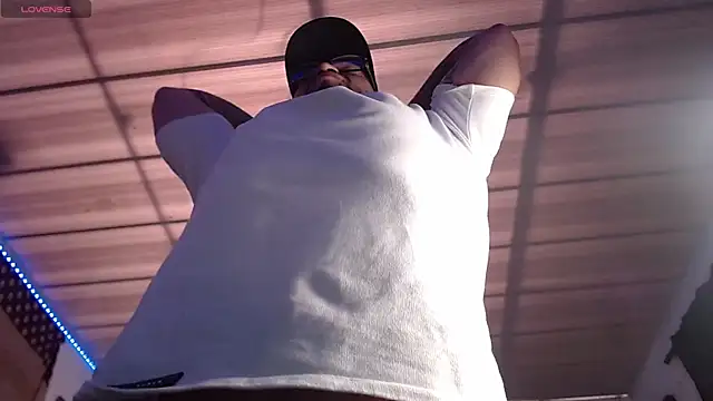 Snapshot of Chrys_harris77 chatting on December 2, 2025, 6:14 pm Chrys harris77 online show from December 2, 2025, 6:14 pm