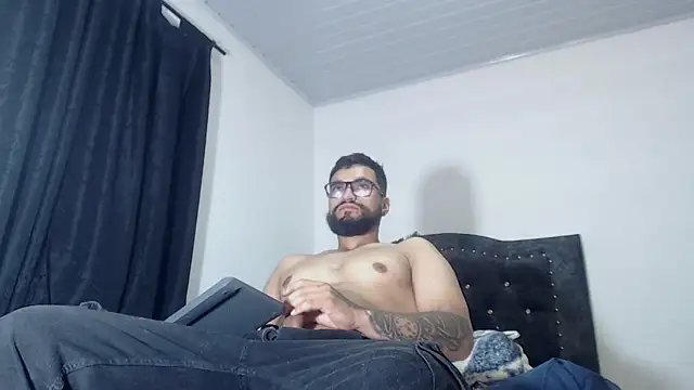 Snapshot of Chrys_harris77 chatting on March 9, 2026, 1:09 am Chrys harris77 online show from March 9, 2026, 1:09 am