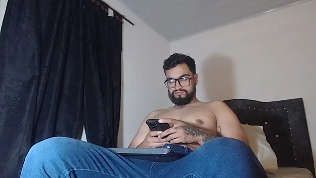 Snapshot of Chrys_harris77 chatting on April 8, 2026, 11:05 pm Chrys harris77 online show from April 8, 2026, 11:05 pm