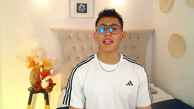 SalvadorFit online show from October 1, 2025, 8:48 pm