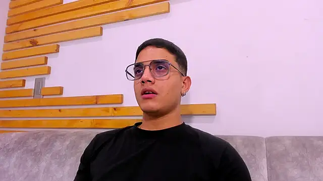 Snapshot of axel_vega chatting on October 3, 2025, 7:11 pm axel vega online show from October 3, 2025, 7:11 pm