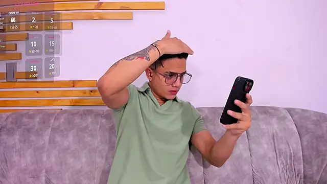 Snapshot of axel_vega chatting on October 14, 2025, 7:14 pm axel vega online show from October 14, 2025, 7:14 pm