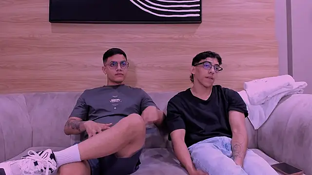 Snapshot of axel_vega chatting on February 21, 2026, 8:10 pm axel vega online show from February 21, 2026, 8:10 pm