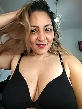 Lunita86 online show from January 16, 2026, 10:47 pm