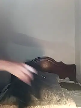 Snapshot of Vale_stone_ chatting on October 19, 2025, 4:57 am Vale stone online show from October 19, 2025, 4:57 am