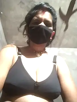 Hott cutgirl online show from January 14, 2026, 5:18 pm