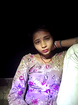 Snapshot of R_Roshni chatting on October 18, 2025, 3:46 pm R Roshni online show from October 18, 2025, 3:46 pm