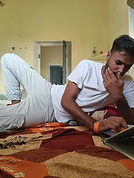 Snapshot of yourcontrol1 chatting on December 2, 2025, 9:25 am yourcontrol1 online show from December 2, 2025, 9:25 am