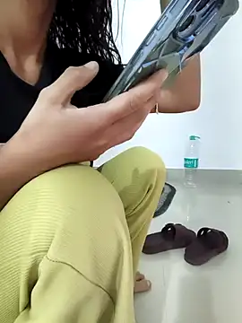 sassyishhu76 online show from February 21, 2026, 1:45 pm