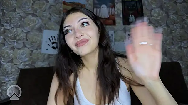 Snapshot of sweeet_strawberies chatting on October 29, 2025, 5:14 pm sweeet strawberies online show from October 29, 2025, 5:14 pm