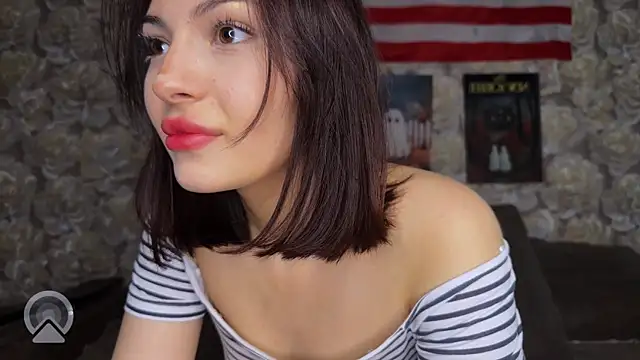 Snapshot of sweeet_strawberies chatting on November 19, 2025, 6:52 pm sweeet strawberies online show from November 19, 2025, 6:52 pm