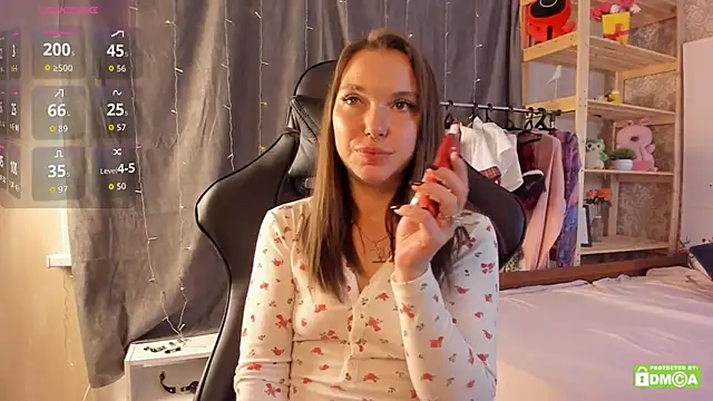 Snapshot of Elle_Blair chatting on September 18, 2025, 6:48 am Elle Blair online show from September 18, 2025, 6:48 am