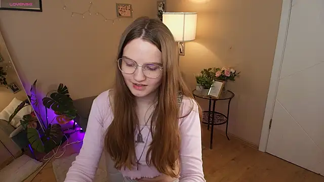 Snapshot of Evii_Stich chatting on September 22, 2025, 6:21 pm Evii Stich online show from September 22, 2025, 6:21 pm