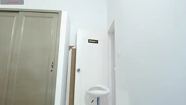 IslaRose7 online show from October 7, 2025, 1:30 pm