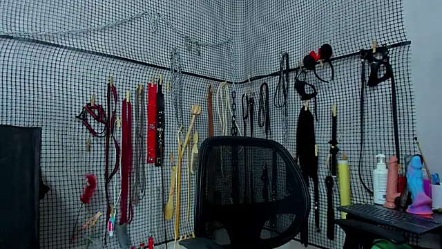 BDSM MEDUZA online show from March 4, 2026, 1:55 am