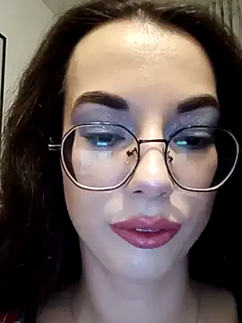 Snapshot of EmmaJakson chatting on November 28, 2025, 3:25 pm EmmaJakson online show from November 28, 2025, 3:25 pm