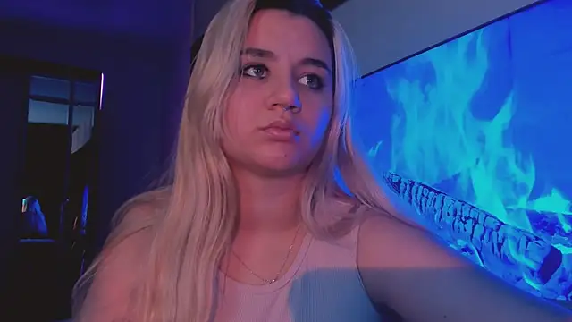 Snapshot of BarbaraSiren chatting on October 7, 2025, 1:41 pm BarbaraSiren online show from October 7, 2025, 1:41 pm