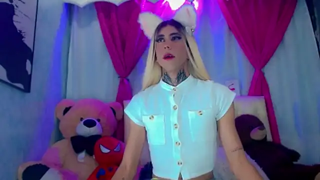 Julia Bulette1 online show from March 8, 2026, 1:03 am