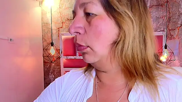 MaylinRosse  online show from April 16, 2026, 7:14 pm