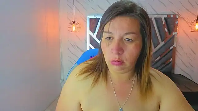 Snapshot of MaylinRosse_ chatting on June 24, 2026, 6:51 pm MaylinRosse online show from June 24, 2026, 6:51 pm