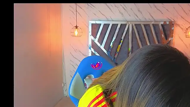 Snapshot of MaylinRosse_ chatting on June 27, 2026, 6:57 pm MaylinRosse online show from June 27, 2026, 6:57 pm