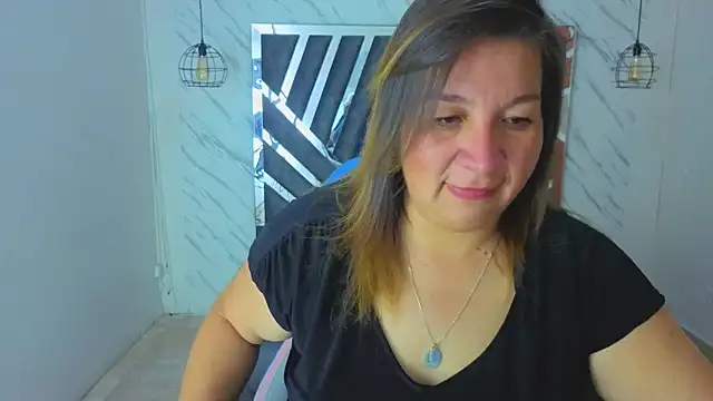 Snapshot of MaylinRosse_ chatting on June 30, 2026, 7:15 pm MaylinRosse online show from June 30, 2026, 7:15 pm