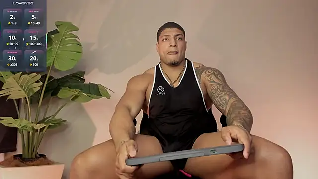 Snapshot of chrizmacgregor chatting on October 24, 2025, 12:19 am chrizmacgregor online show from October 24, 2025, 12:19 am