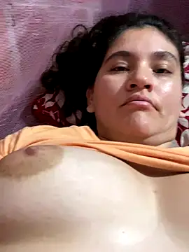 lunasexyhot18 online show from September 26, 2025, 4:11 pm