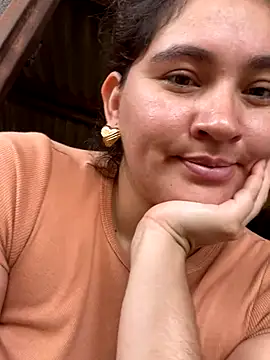 lunasexyhot18 online show from October 14, 2025, 5:25 pm