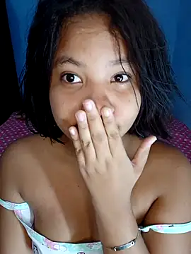 Snapshot of little_onixx chatting on November 6, 2025, 11:55 am little onixx online show from November 6, 2025, 11:55 am