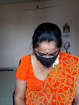 Snapshot of queendivya chatting on June 14, 2026, 4:58 am queendivya online show from June 14, 2026, 4:58 am