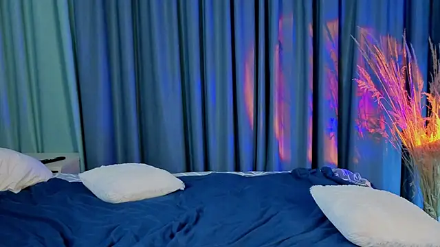 Snapshot of Purple_Rise chatting on November 4, 2025, 12:04 pm Purple Rise online show from November 4, 2025, 12:04 pm