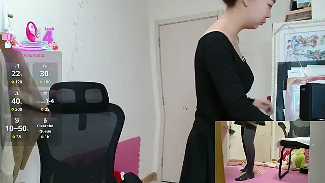 sallycui online show from October 28, 2025, 12:03 am