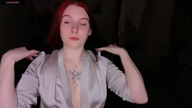 Snapshot of Layla_Glam chatting on June 26, 2026, 8:35 pm Layla Glam online show from June 26, 2026, 8:35 pm