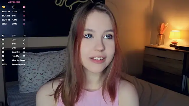 Snapshot of MaliaBourraine chatting on December 1, 2025, 7:02 am MaliaBourraine online show from December 1, 2025, 7:02 am