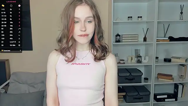 MaliaBourraine online show from February 5, 2026, 7:35 am