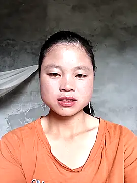 Snapshot of clara-cute chatting on October 6, 2025, 4:43 am clara-cute online show from October 6, 2025, 4:43 am