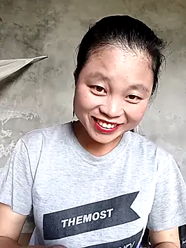 Snapshot of clara-cute chatting on October 12, 2025, 4:55 am clara-cute online show from October 12, 2025, 4:55 am