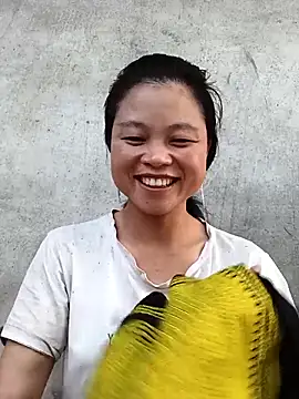 Snapshot of clara-cute chatting on October 13, 2025, 10:04 am clara-cute online show from October 13, 2025, 10:04 am