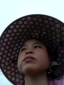 Snapshot of clara-cute chatting on November 6, 2025, 12:11 am clara-cute online show from November 6, 2025, 12:11 am