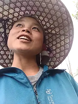 Snapshot of clara-cute chatting on November 11, 2025, 12:21 am clara-cute online show from November 11, 2025, 12:21 am