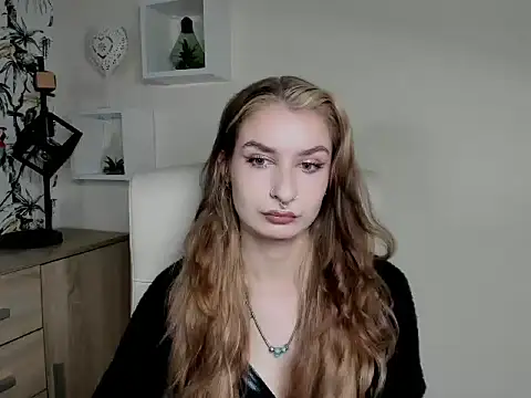 Snapshot of NinaBlond1 chatting on October 8, 2025, 5:38 am NinaBlond1 online show from October 8, 2025, 5:38 am