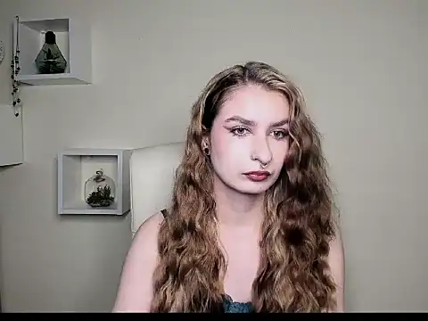 Snapshot of NinaBlond1 chatting on October 29, 2025, 6:37 am NinaBlond1 online show from October 29, 2025, 6:37 am