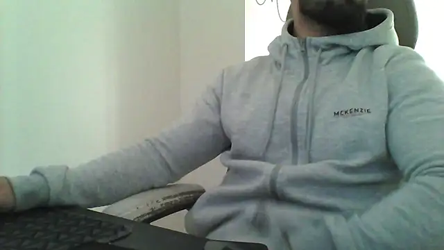 yourfantasy777 online show from February 22, 2026, 5:22 pm