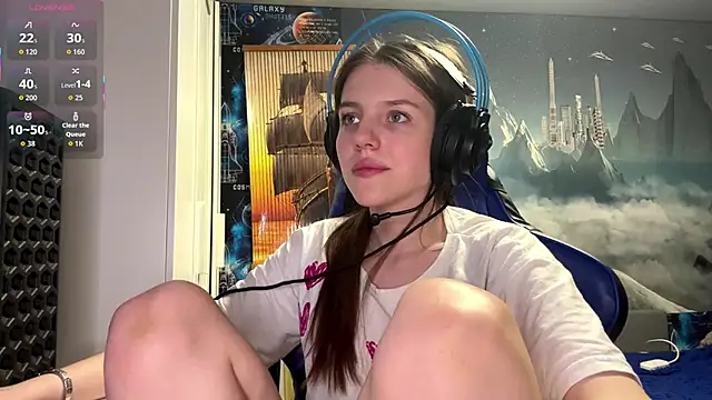 Snapshot of Elira_Breeze chatting on February 17, 2026, 5:41 pm Elira Breeze online show from February 17, 2026, 5:41 pm