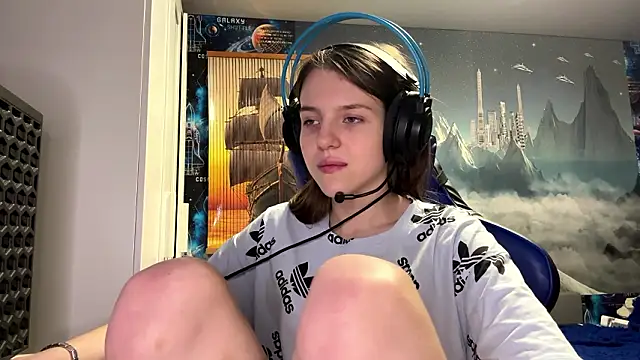 Snapshot of Elira_Breeze chatting on March 4, 2026, 12:22 pm Elira Breeze online show from March 4, 2026, 12:22 pm