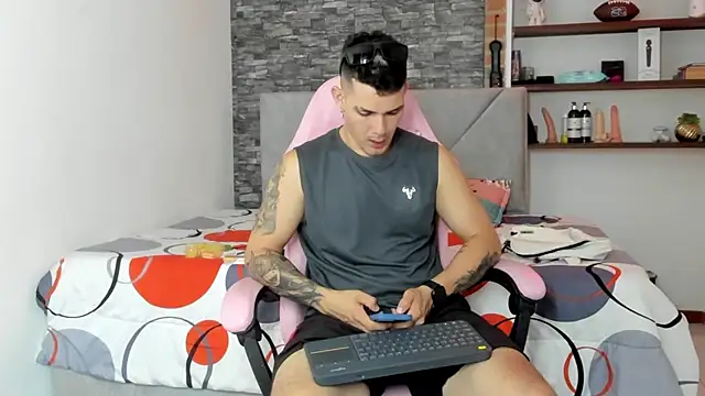 Snapshot of BooyHott_ chatting on January 9, 2026, 7:15 pm BooyHott online show from January 9, 2026, 7:15 pm