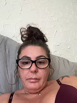 Rileyxxx69 online show from September 29, 2025, 3:39 pm