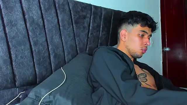 Snapshot of jei_coxs chatting on November 10, 2025, 12:37 pm jei coxs online show from November 10, 2025, 12:37 pm